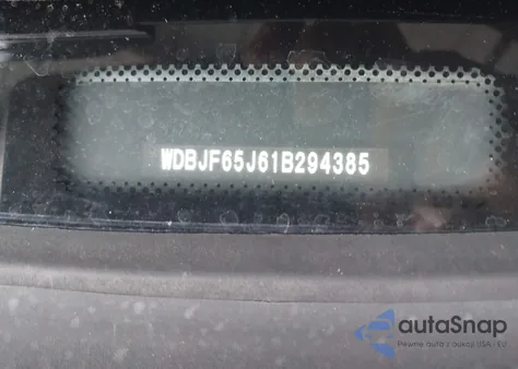 2001 Mercedes-Benz E 320 z USA, uszkodzony, nr VIN WDBJF65J61B294385